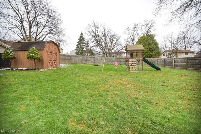 17134 Rabbit Run Drive, Strongsville, OH 44136