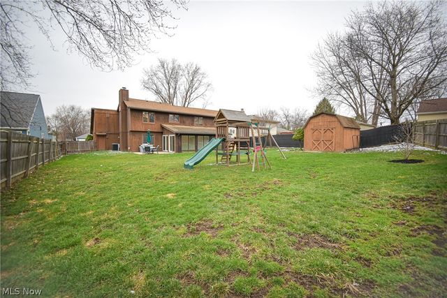 17134 Rabbit Run Drive, Strongsville, OH 44136