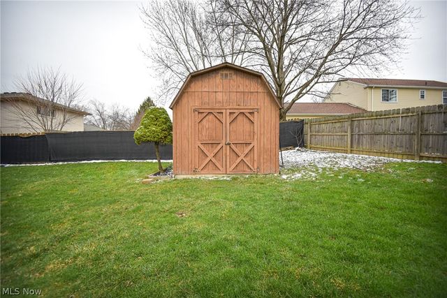 17134 Rabbit Run Drive, Strongsville, OH 44136