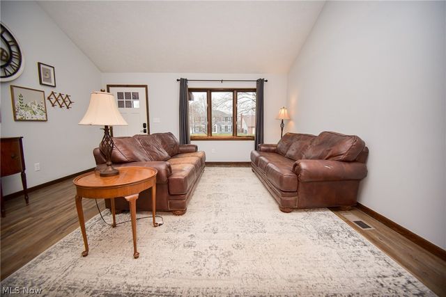 17134 Rabbit Run Drive, Strongsville, OH 44136