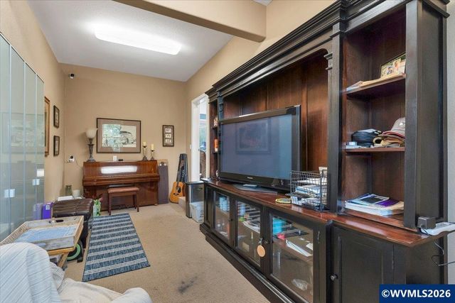 3161 Elliot St NW, Salem, OR 97304