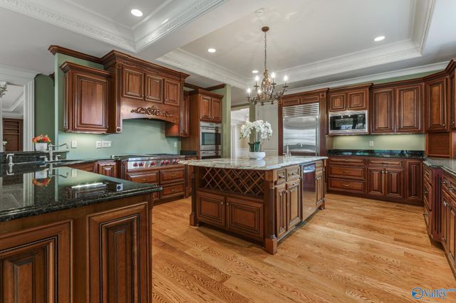 3 Ledge View Drive, Huntsville, AL 35802