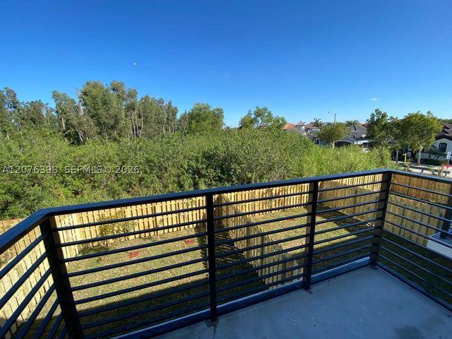 14519 SW 24th Ter, Miami, FL 33175