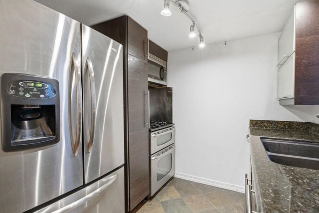 2111 N Houk Rd, Spokane Valley, WA 99216