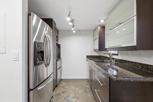 2111 N Houk Rd, Spokane Valley, WA 99216