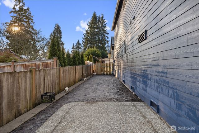 12014 NE 162nd Place, Bothell, WA 98011