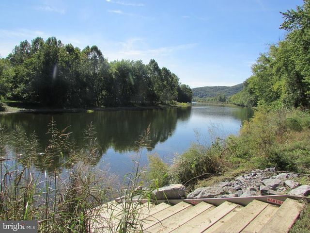 299 HARMISONS BLUFF POINT, Fort Ashby, WV 26719