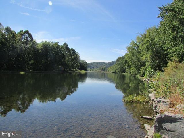 299 HARMISONS BLUFF POINT, Fort Ashby, WV 26719