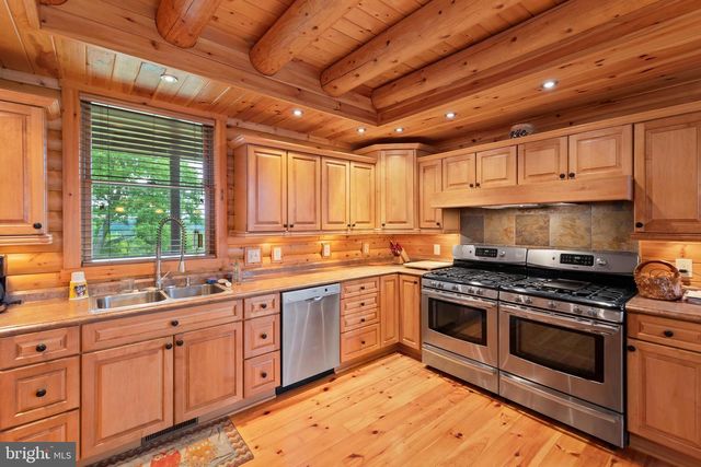 299 HARMISONS BLUFF POINT, Fort Ashby, WV 26719