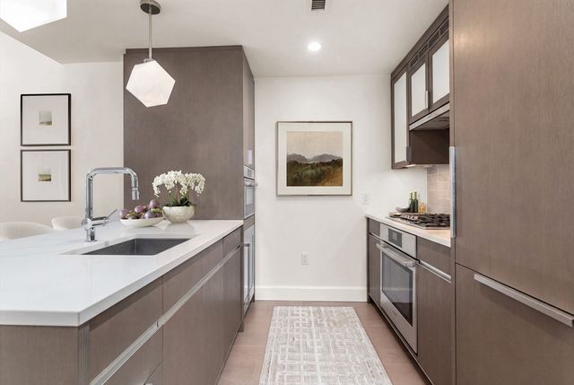 100 Lovejoy Wharf 5 N, Boston, MA 02114