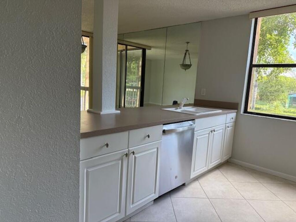 500 Egret Circle 8211, Delray Beach, FL 33444