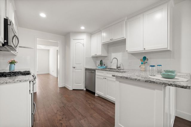 1404 Creekford Drive, Arlington, TX 76012