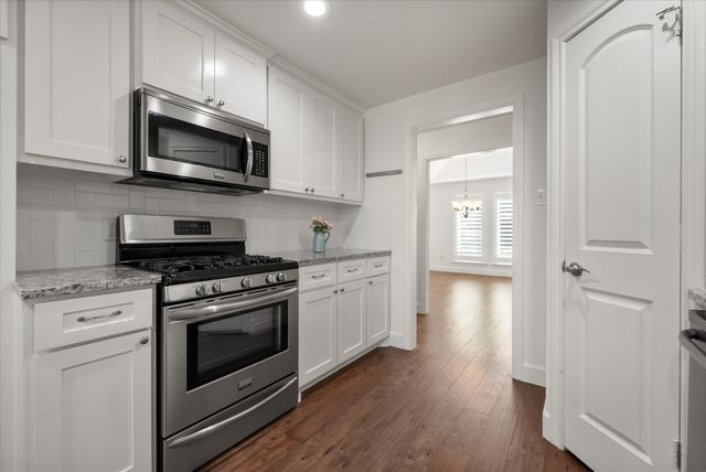 1404 Creekford Drive, Arlington, TX 76012