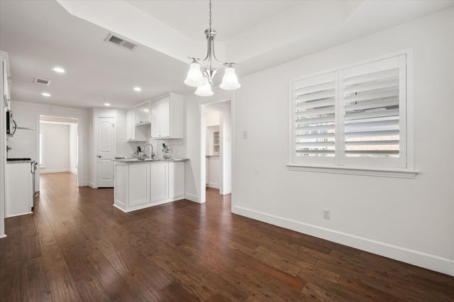 1404 Creekford Drive, Arlington, TX 76012