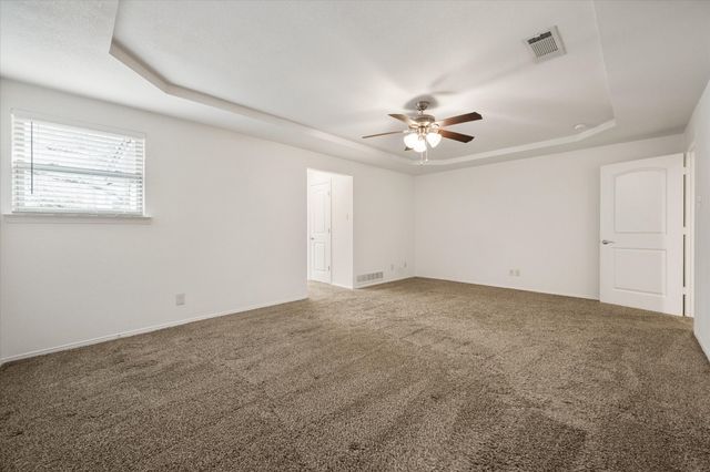 1404 Creekford Drive, Arlington, TX 76012