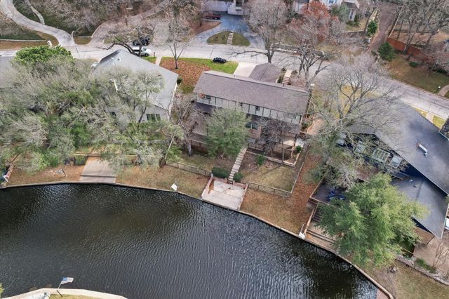 1404 Creekford Drive, Arlington, TX 76012