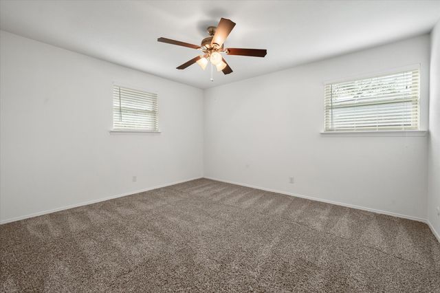 1404 Creekford Drive, Arlington, TX 76012