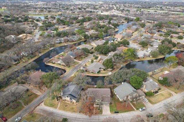 1404 Creekford Drive, Arlington, TX 76012