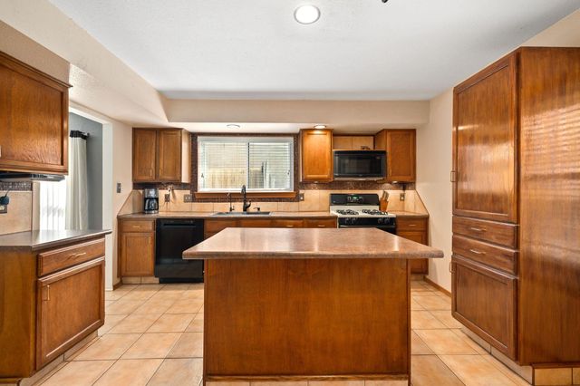 2811 Whispering Springs Drive, Spring, TX 77373