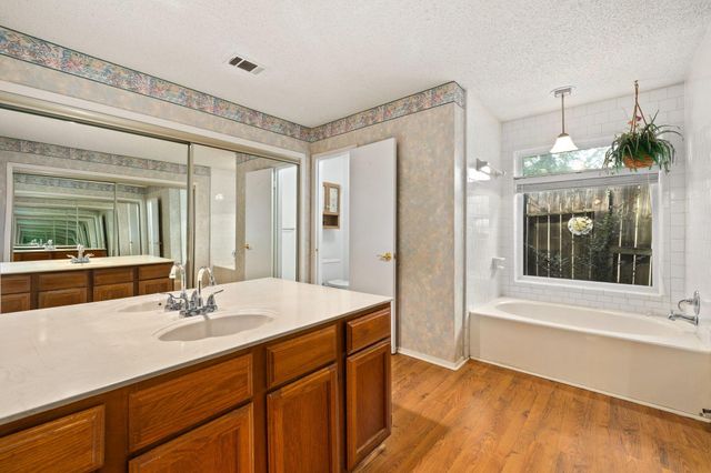 2811 Whispering Springs Drive, Spring, TX 77373