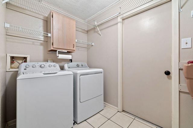 2811 Whispering Springs Drive, Spring, TX 77373