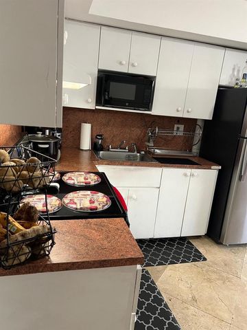 5423 W 22nd Ct 103, Hialeah, FL 33016