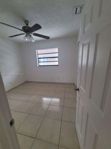 5423 W 22nd Ct 103, Hialeah, FL 33016
