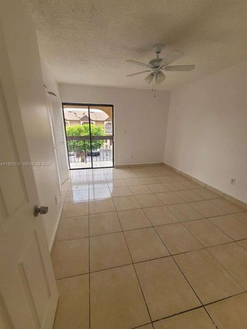 5423 W 22nd Ct 103, Hialeah, FL 33016