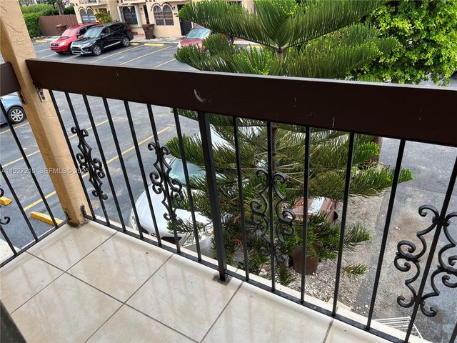 5423 W 22nd Ct 103, Hialeah, FL 33016