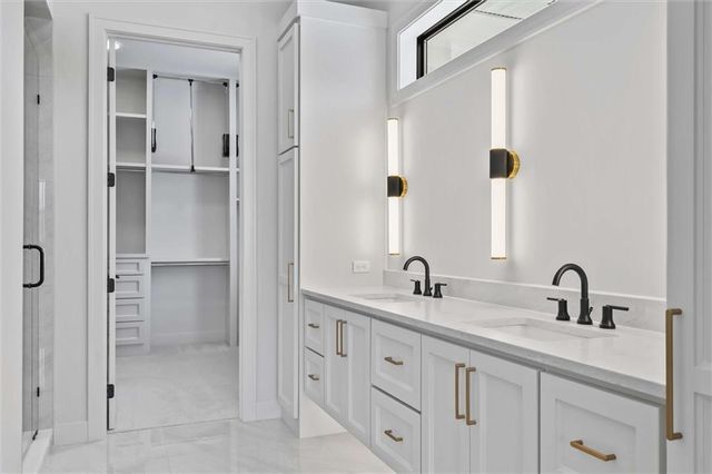 3344 W 133rd Terrace, Leawood, KS 66209