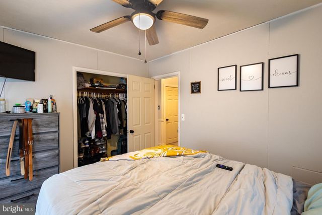 1421 SANDHILL RD, Lebanon, PA 17046