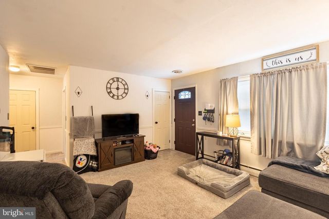 1421 SANDHILL RD, Lebanon, PA 17046