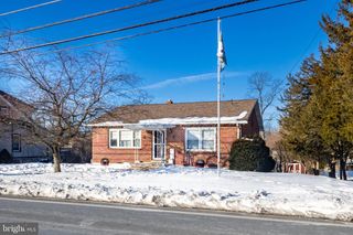 1421 SANDHILL RD, Lebanon, PA 17046