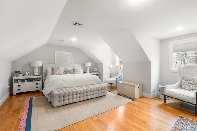 75 Auburn St, Newton, MA 02466