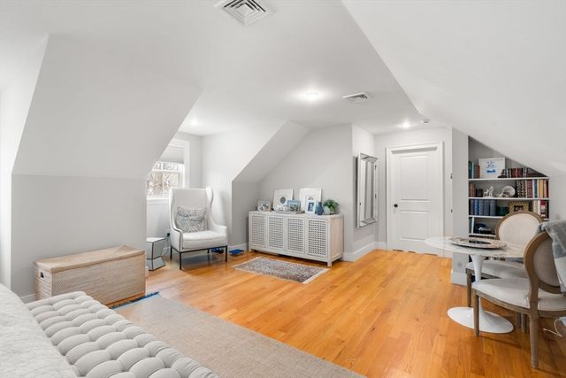 75 Auburn St, Newton, MA 02466