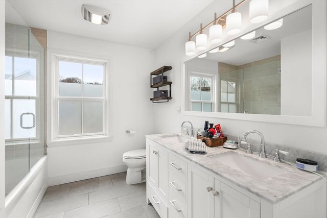 75 Auburn St, Newton, MA 02466