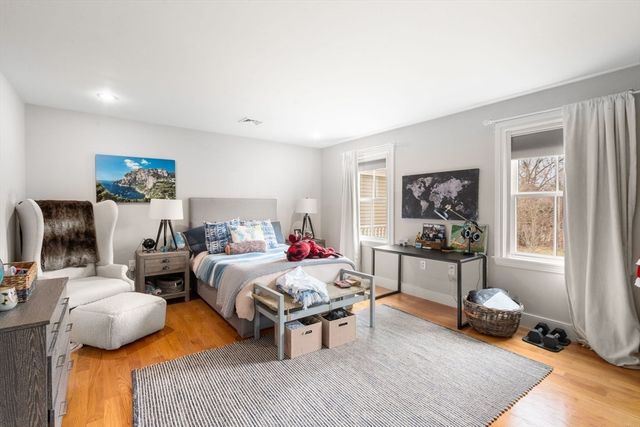 75 Auburn St, Newton, MA 02466