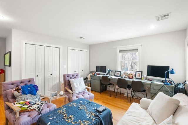 75 Auburn St, Newton, MA 02466