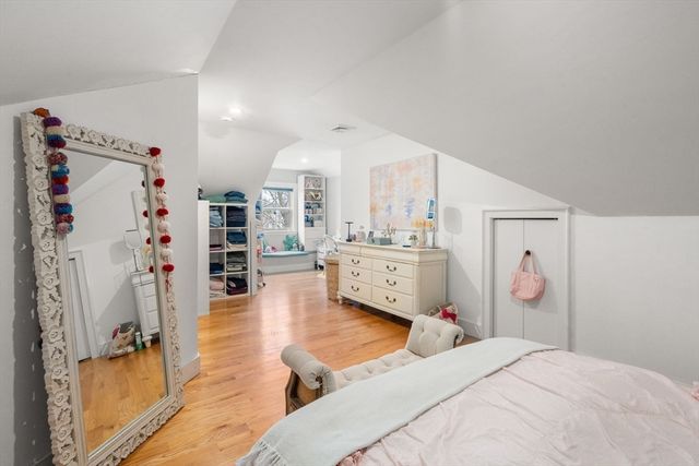 75 Auburn St, Newton, MA 02466