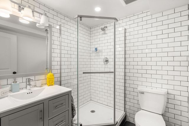 75 Auburn St, Newton, MA 02466