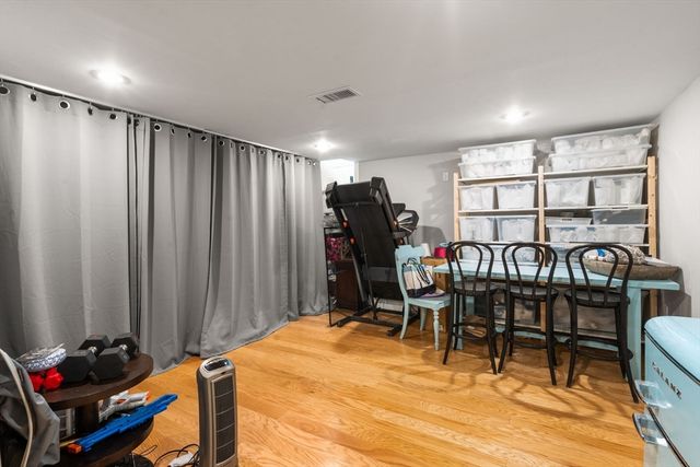 75 Auburn St, Newton, MA 02466