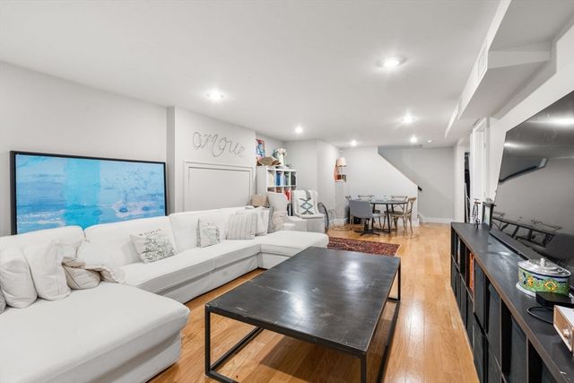 75 Auburn St, Newton, MA 02466