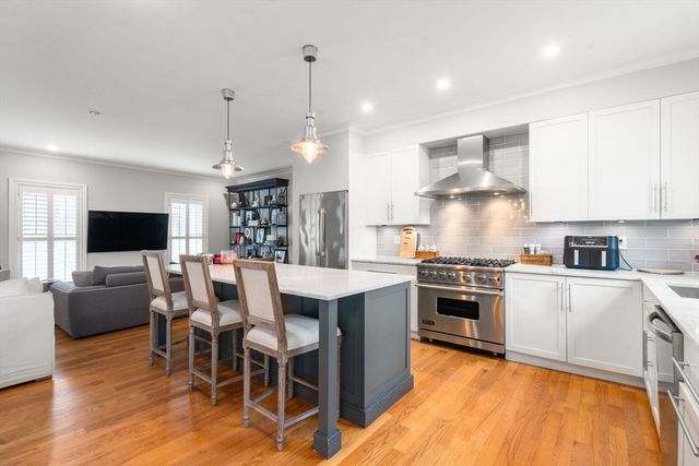 75 Auburn St, Newton, MA 02466