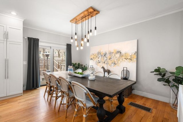 75 Auburn St, Newton, MA 02466