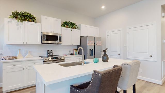 504 Nursery Rd 1102, The Woodlands, TX 77380