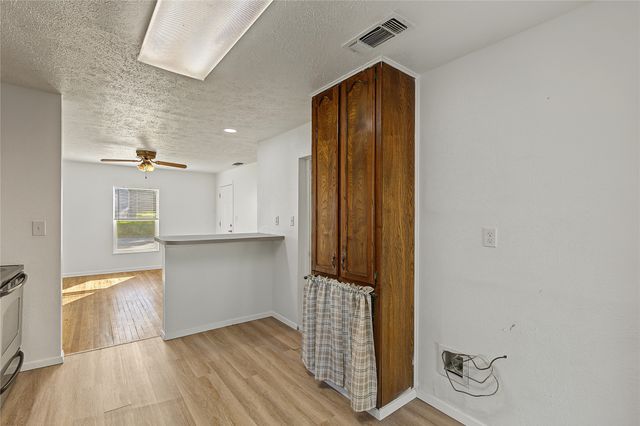 709 N Rusk Street, Weatherford, TX 76086