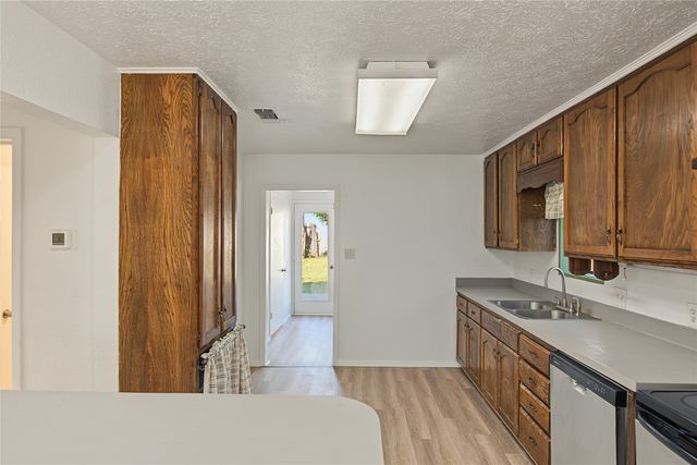 709 N Rusk Street, Weatherford, TX 76086