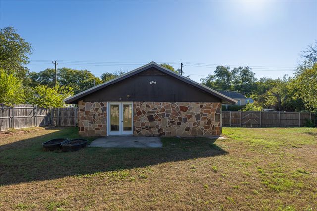 709 N Rusk Street, Weatherford, TX 76086