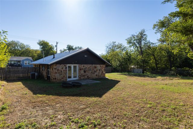 709 N Rusk Street, Weatherford, TX 76086