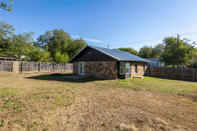 709 N Rusk Street, Weatherford, TX 76086